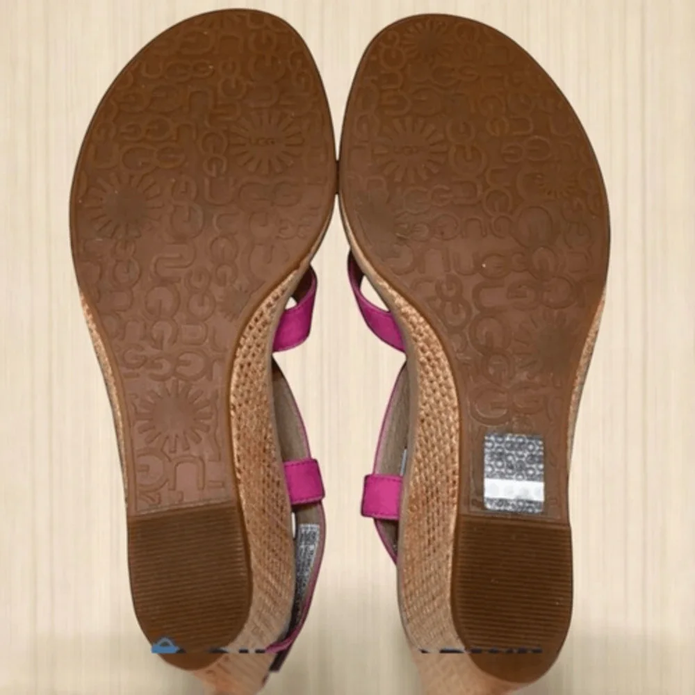 New UGG  Australia Gaiana wedge pink women's shoes sz US 9.5 EUR 40.5